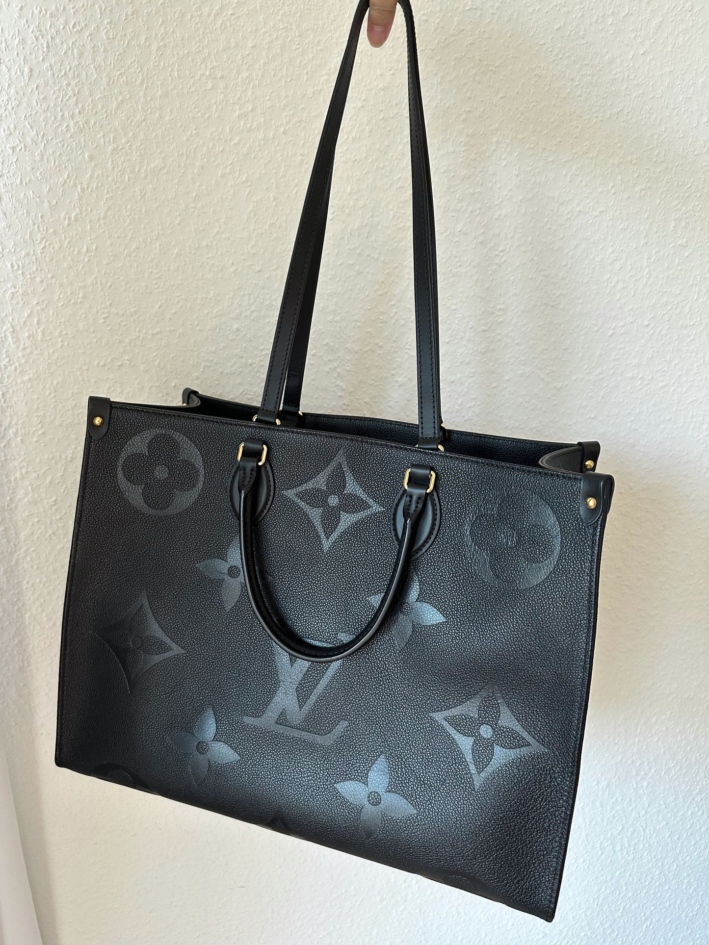 Sac Louis Vuitton On The Go GM en cuir noir