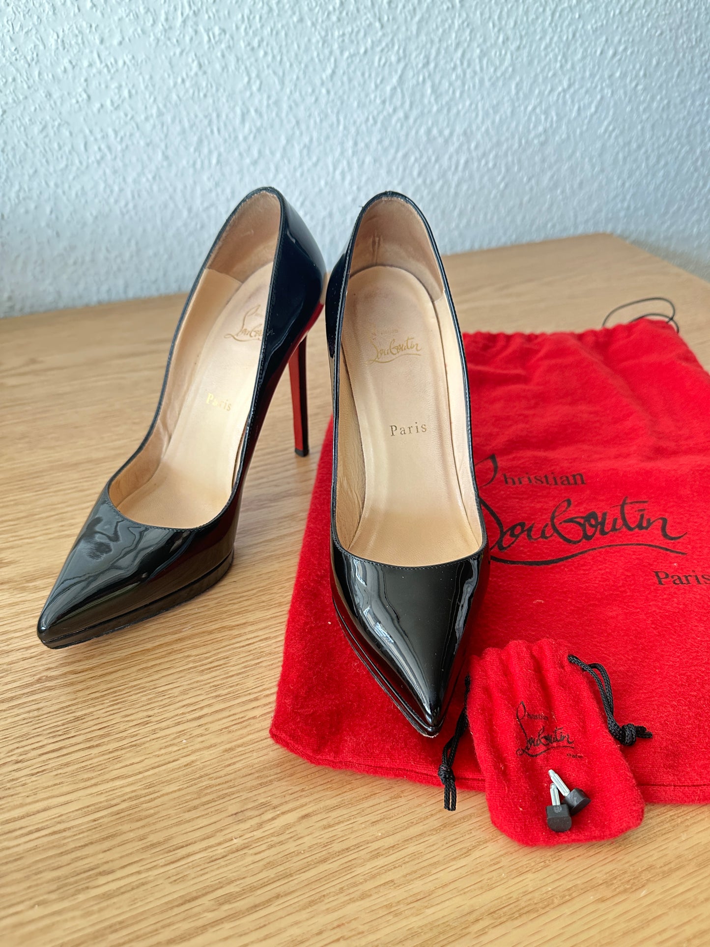 Escarpins LOUBOUTIN Pigalle Plato 38.5