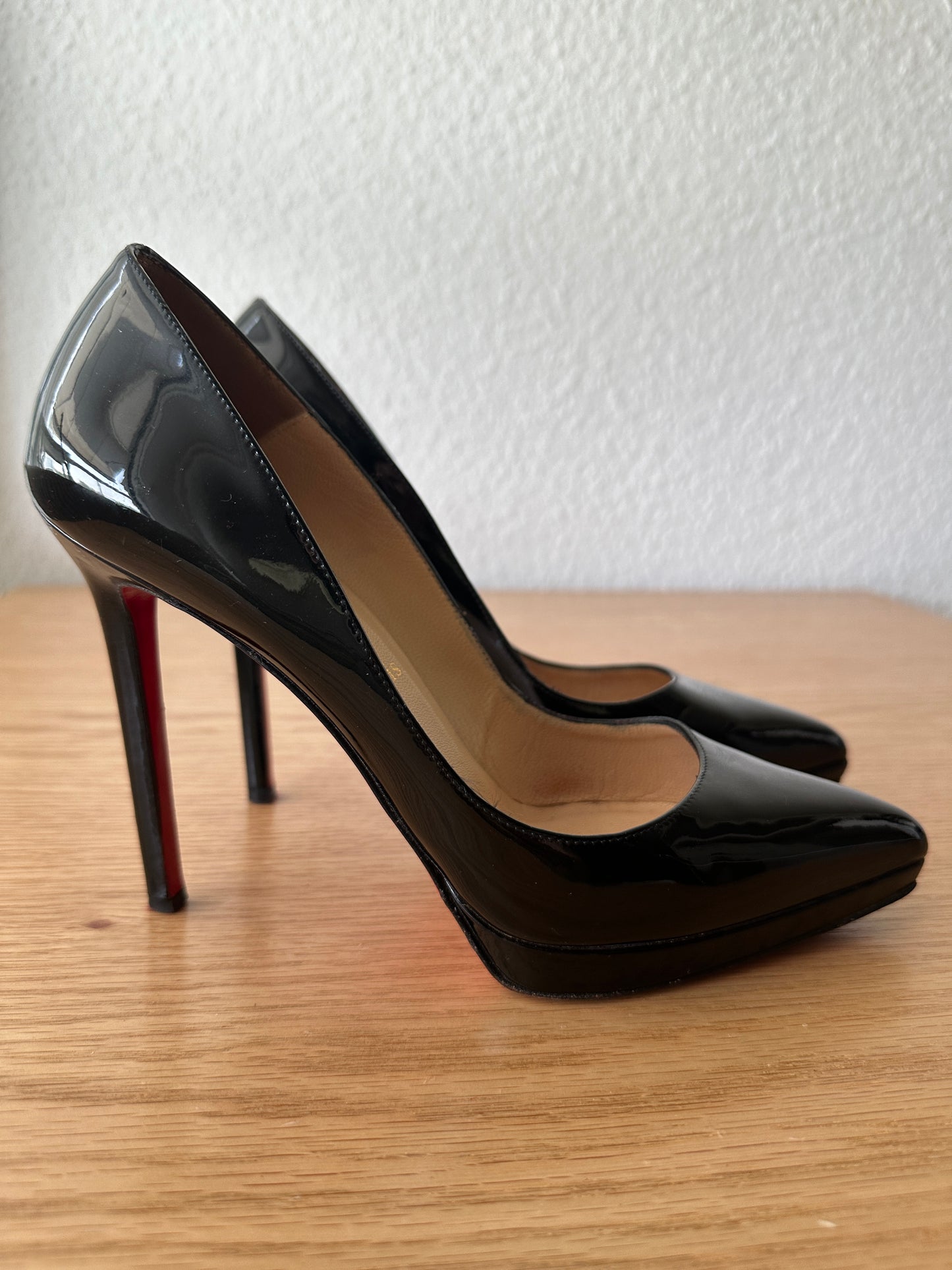 Escarpins LOUBOUTIN Pigalle Plato 38.5