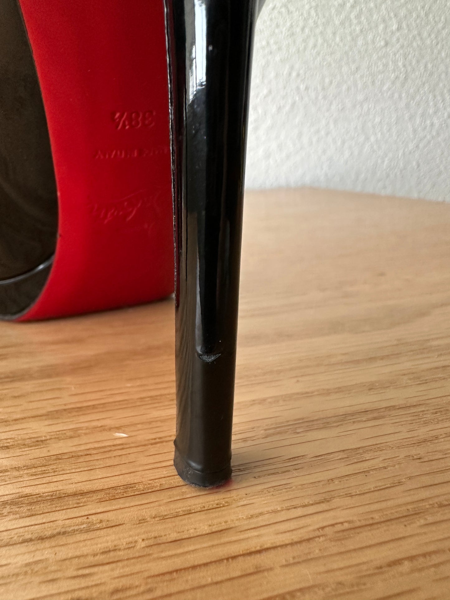 Escarpins LOUBOUTIN Pigalle Plato 38.5