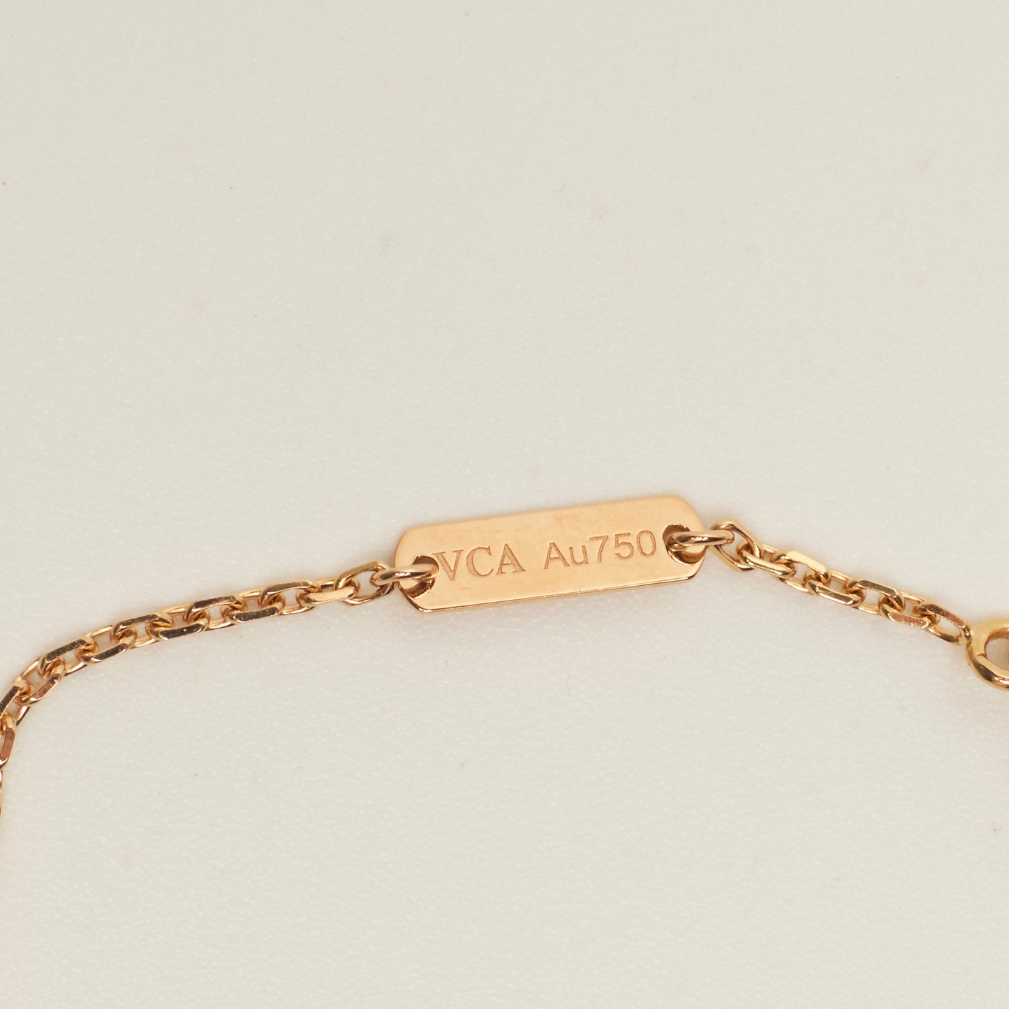 Collier Van Cleef & Arpels Alhambra Holiday Pendant diamant oeil de tigre en or rose