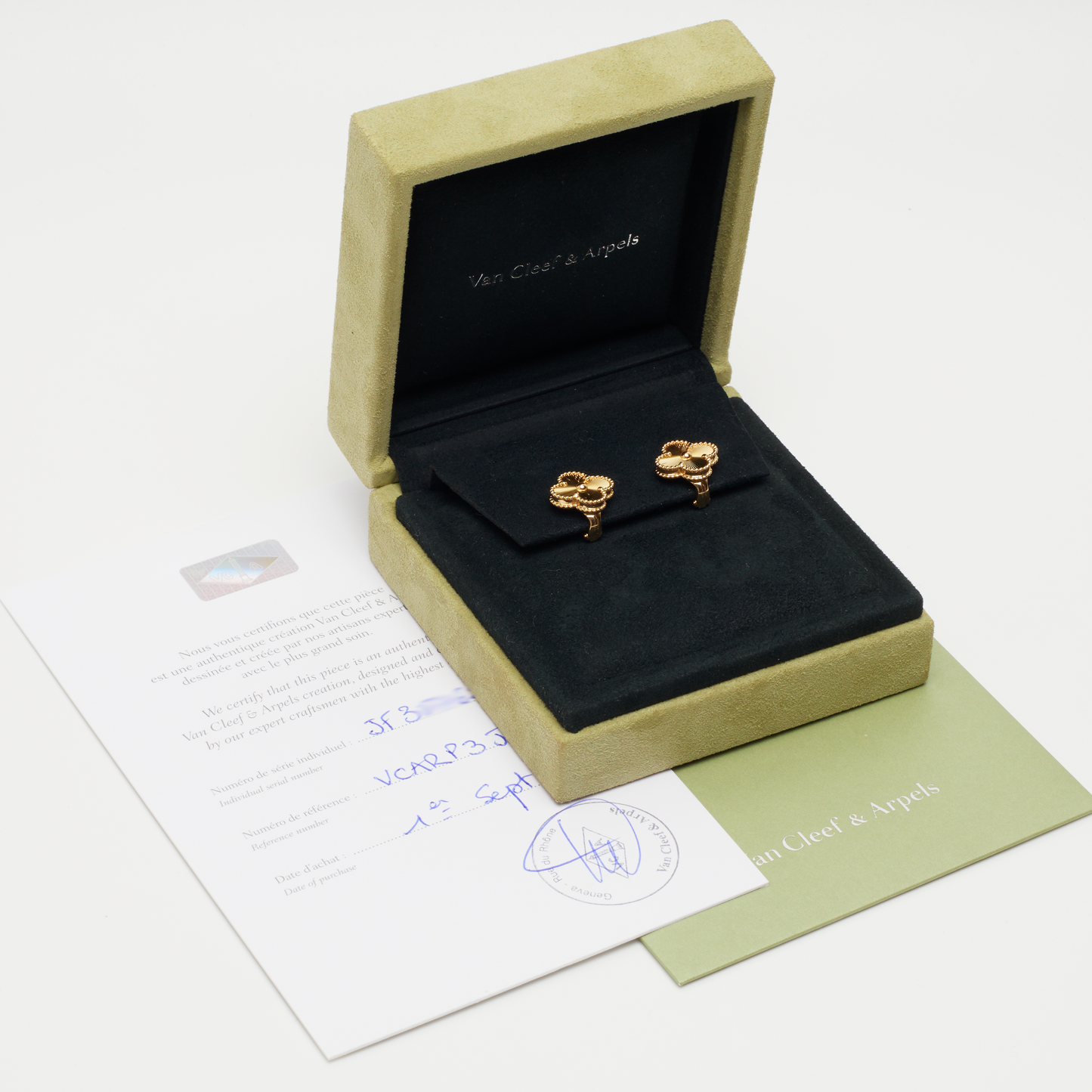 Boucles d’oreilles Van Cleef & Arpels Vintage Alhambra Guilloché en or jaune