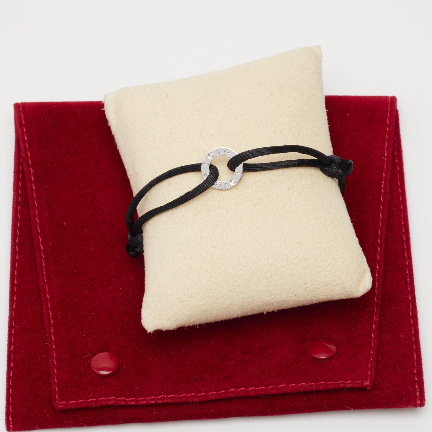 Bracelet Cartier Love Cord en or blanc et diamants