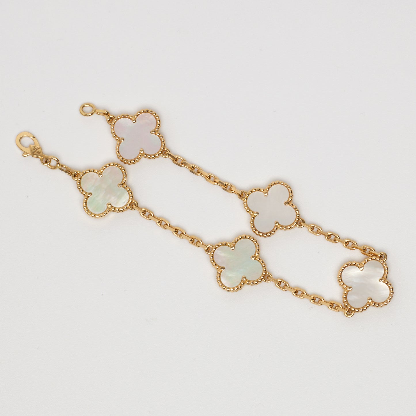 Bracelet Van Cleef & Arpels Vintage Alhambra 5 motifs nacre en or jaune