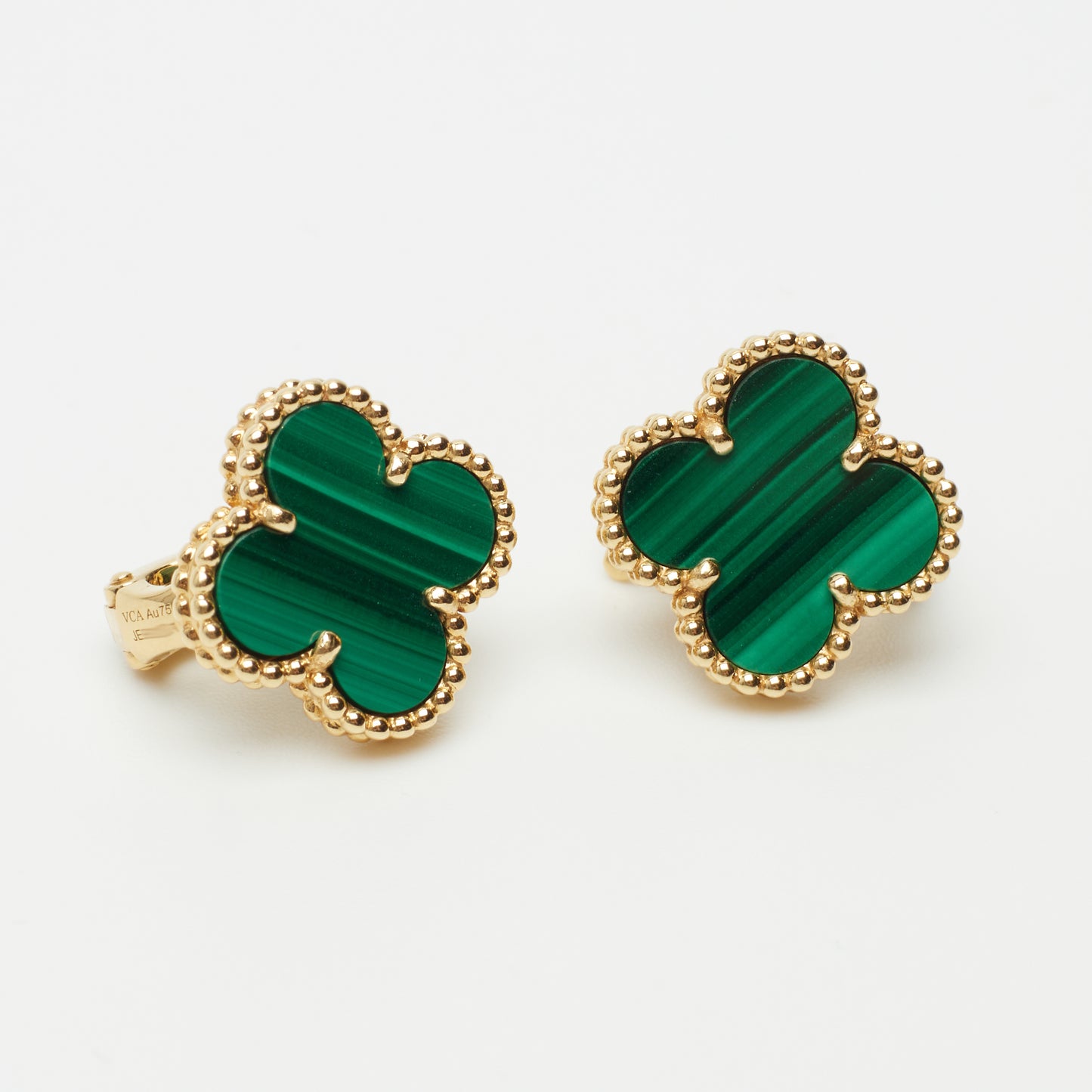 Boucles d’oreilles Van Cleef & Arpels Vintage Alhambra Malachite en or jaune
