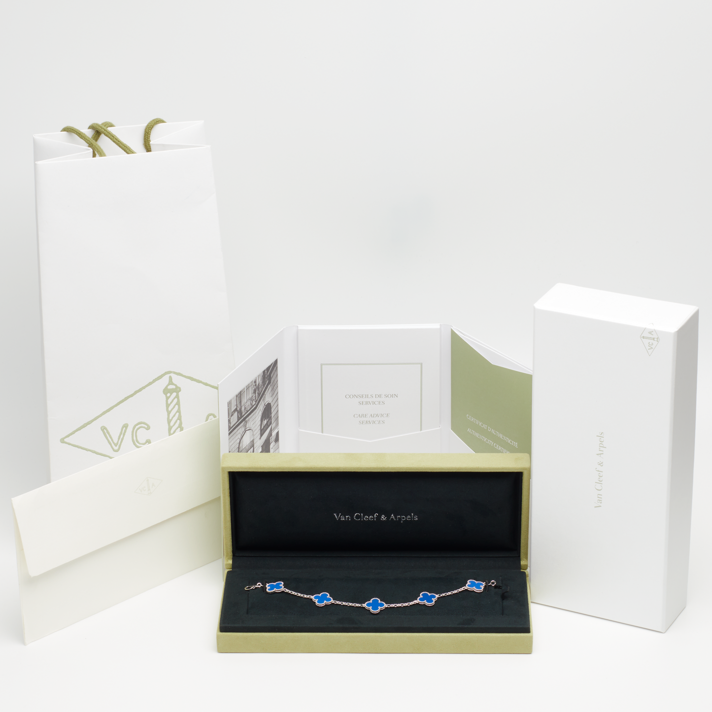 Bracelet Van Cleef & Arpels Vintage Alhambra 5 motifs agate bleu en or blanc Special Order
