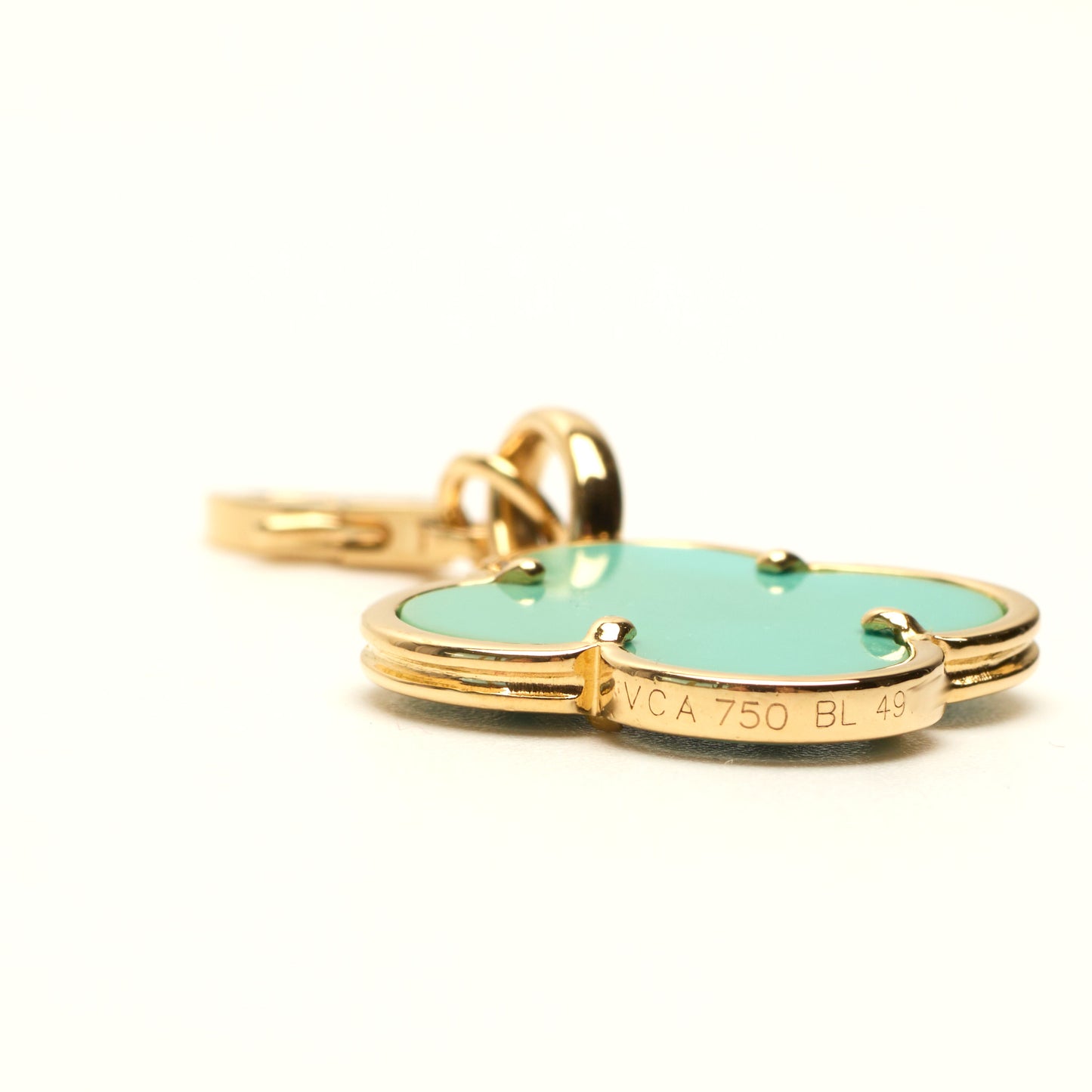 RARE Pendentif Van Cleef & Arpels Magic Alhambra turquoise en or jaune