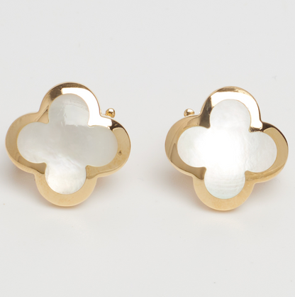 Boucles d’oreilles Van Cleef & Arpels Pure Alhambra Nacre en or jaune
