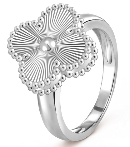 Bague Van Cleef & Arpels Vintage Alhambra Guilloché en or blanc