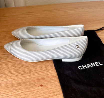 Chanel gray and white leather ballerinas