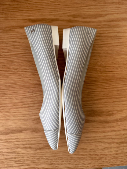 Chanel gray and white leather ballerinas