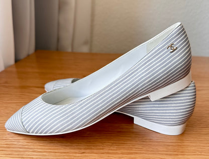 Chanel gray and white leather ballerinas