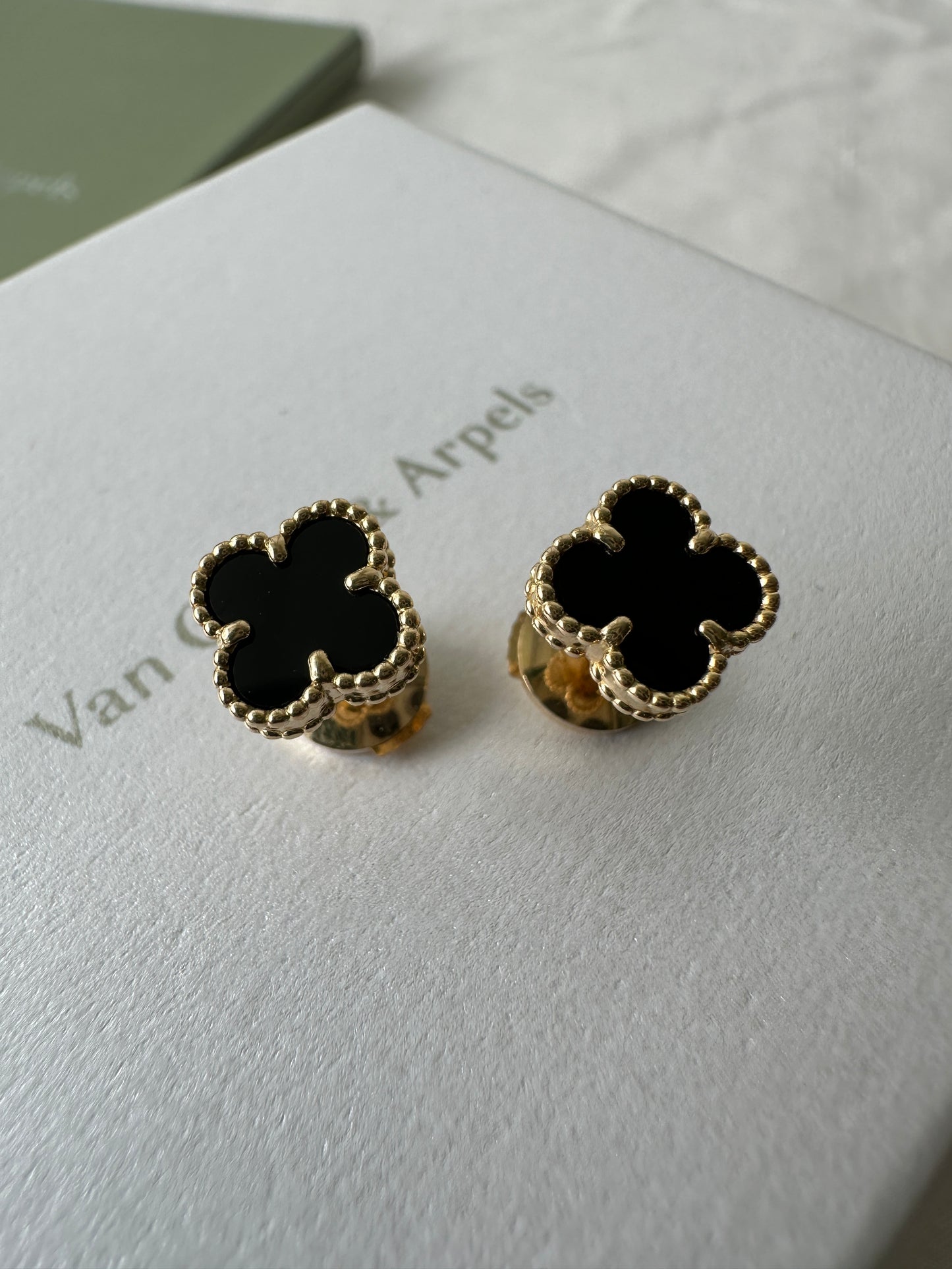 Boucles d’oreilles Sweet Alhambra Onyx en or jaune