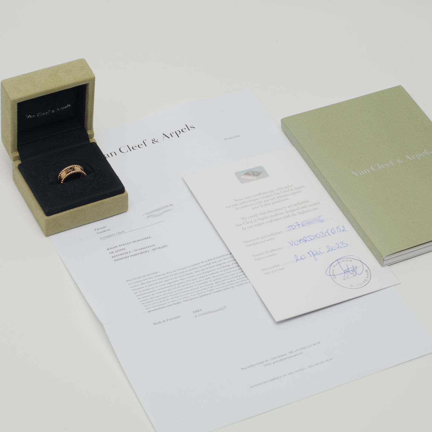 Bague Van Cleef & Arpels Perlée Signature en or jaune