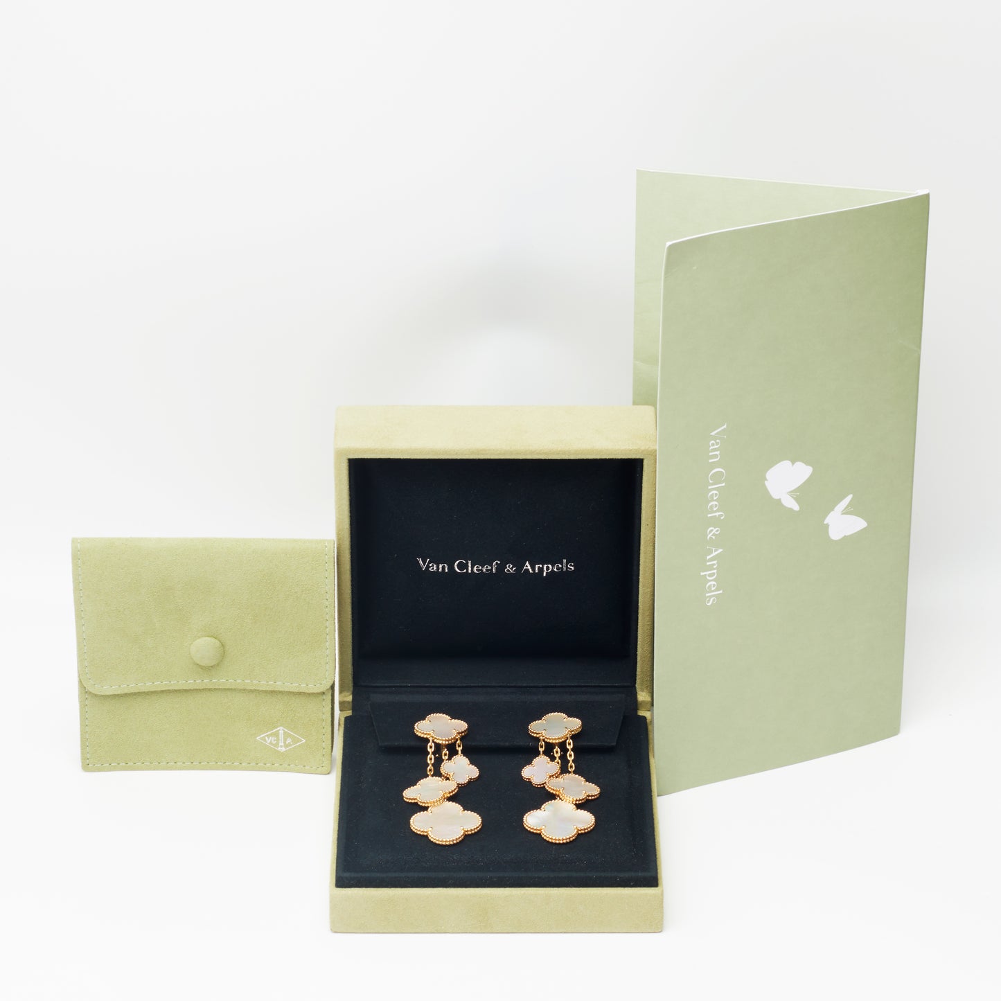 Boucles d’oreilles Van Cleef & Arpels Magic Alhambra 4 motifs