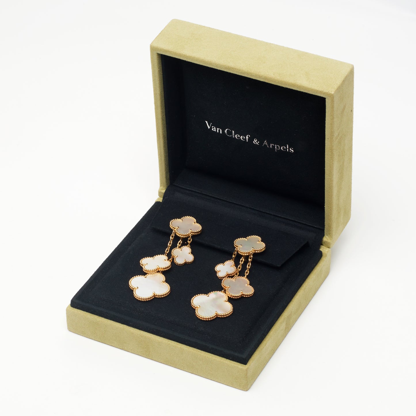 Boucles d’oreilles Van Cleef & Arpels Magic Alhambra 4 motifs