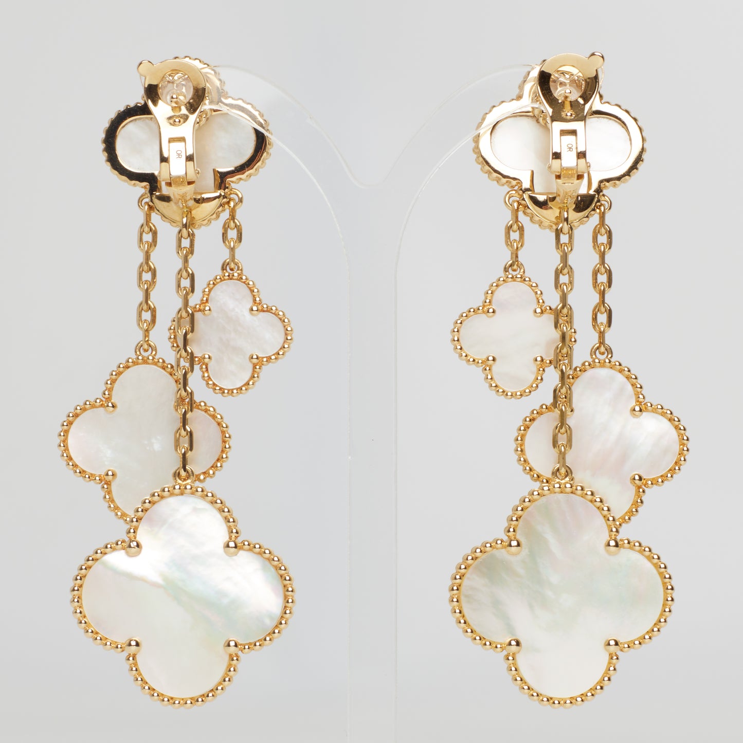 Boucles d’oreilles Van Cleef & Arpels Magic Alhambra 4 motifs