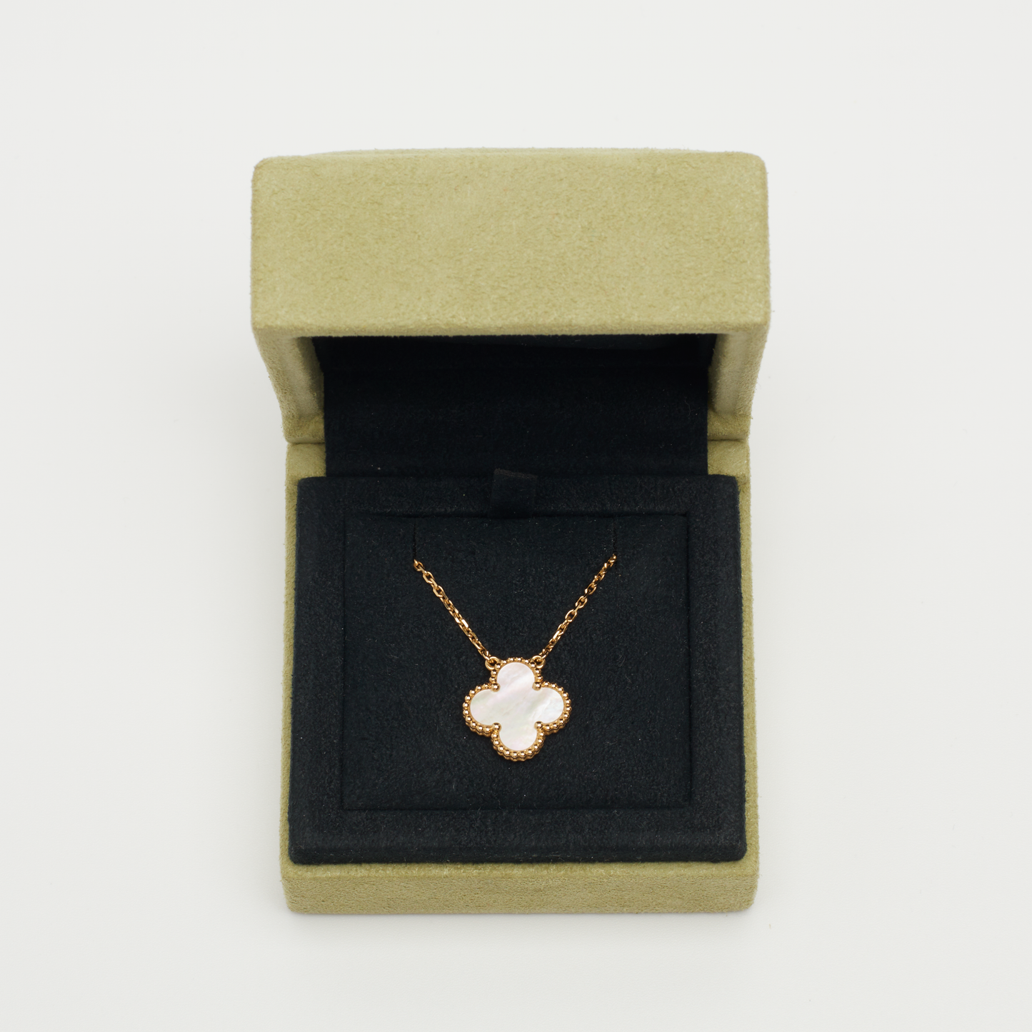 Van Cleef & Arpels Vintage Alhambra white mother-of-pearl necklace in yellow gold 2