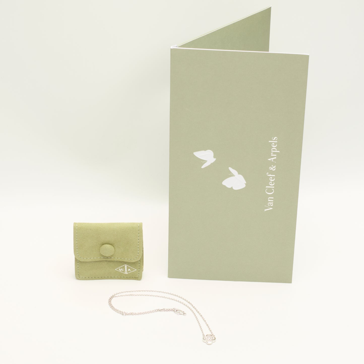 RARE Collier Van Cleef & Arpels Pure Alhambra diamant en or blanc