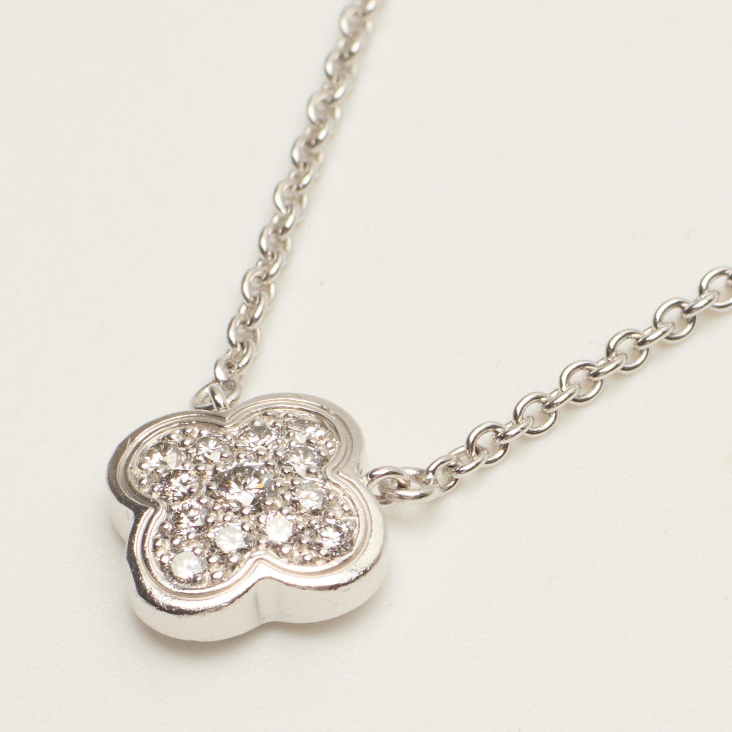 RARE Collier Van Cleef & Arpels Pure Alhambra diamant en or blanc