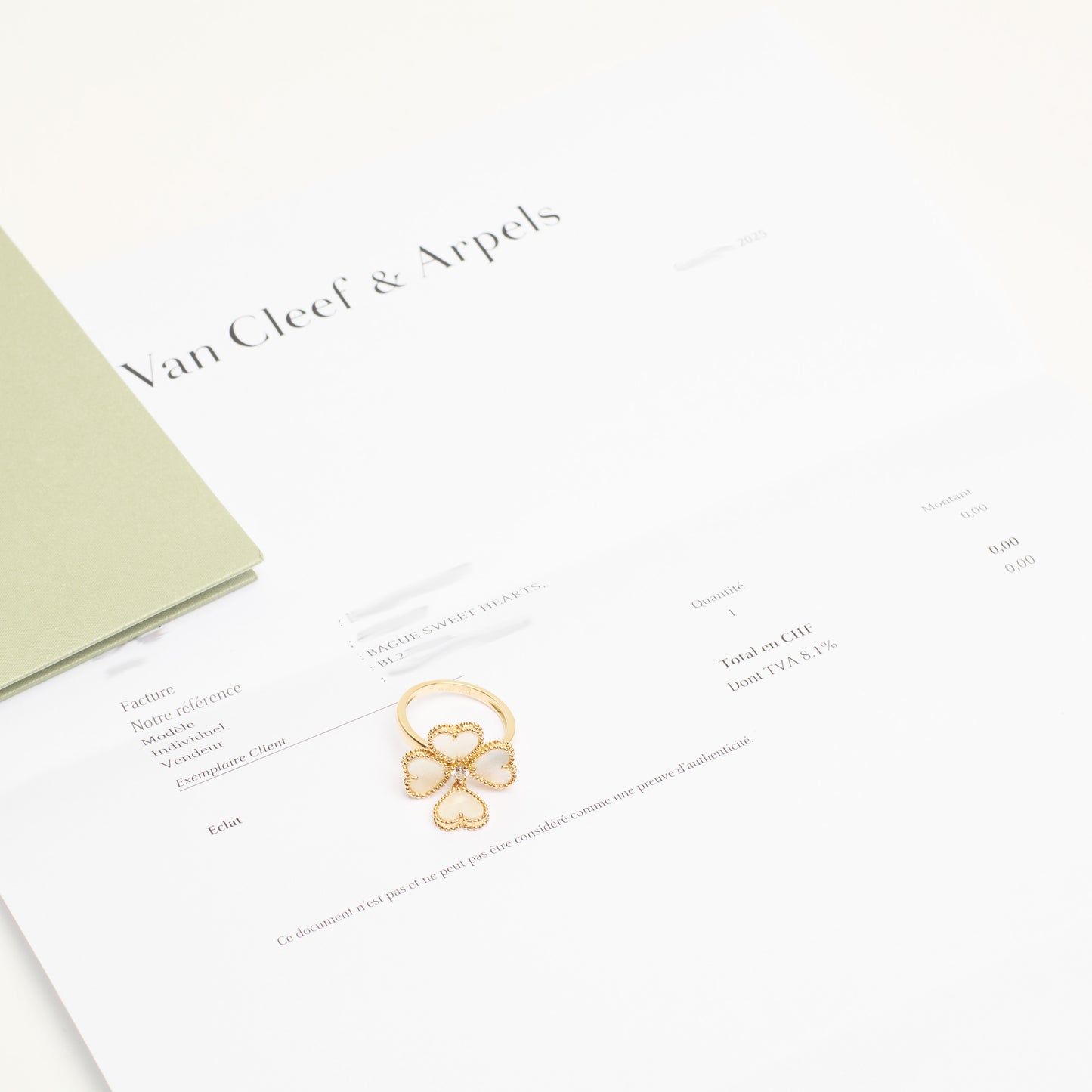 Bague Van Cleef & Arpels Sweet Hearts en or jaune, diamant et nacres