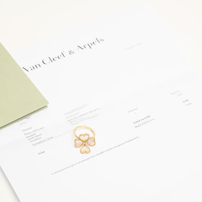 Bague Van Cleef & Arpels Sweet Hearts en or jaune, diamant et nacres