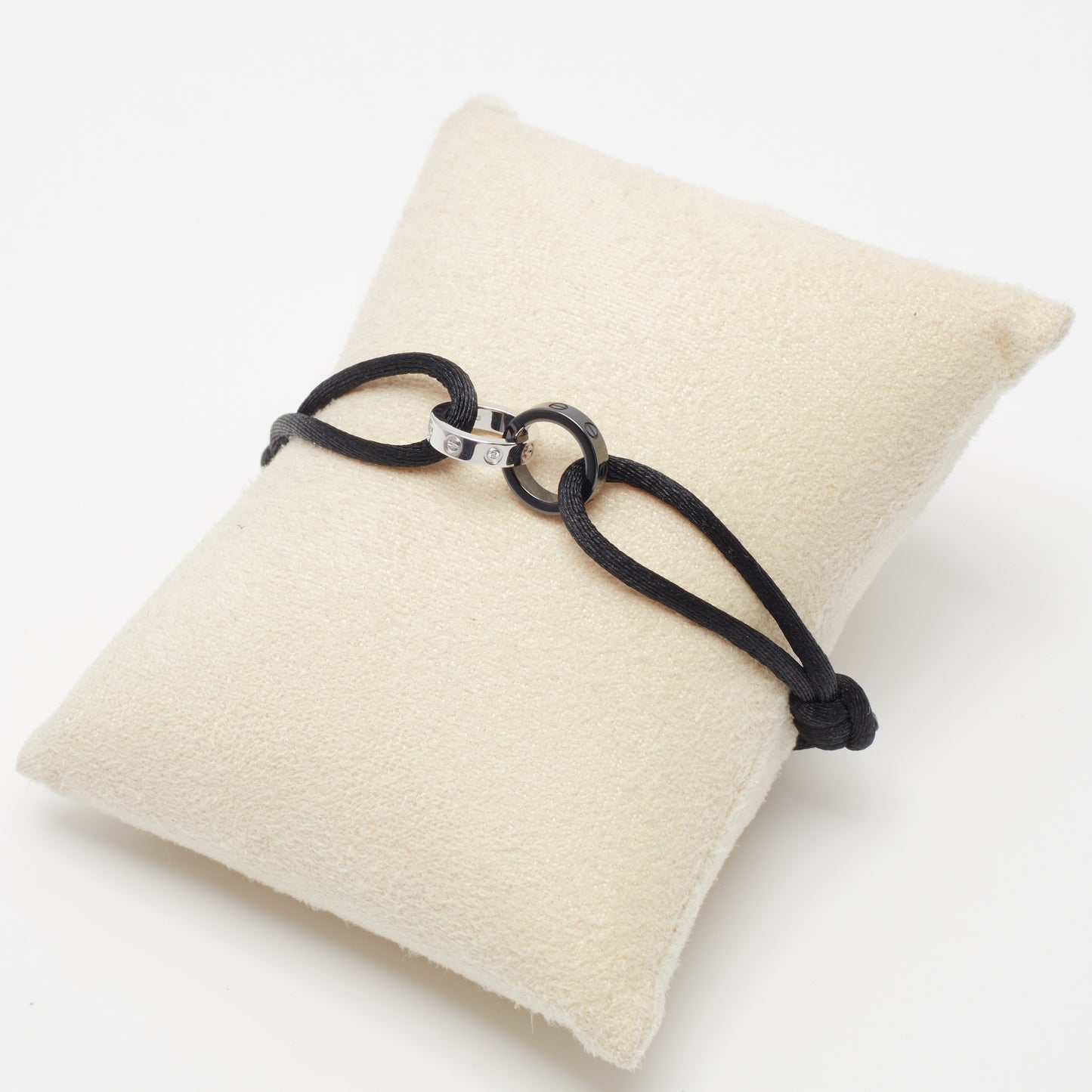 Bracelet Cartier Love Cord en or blanc et céramique