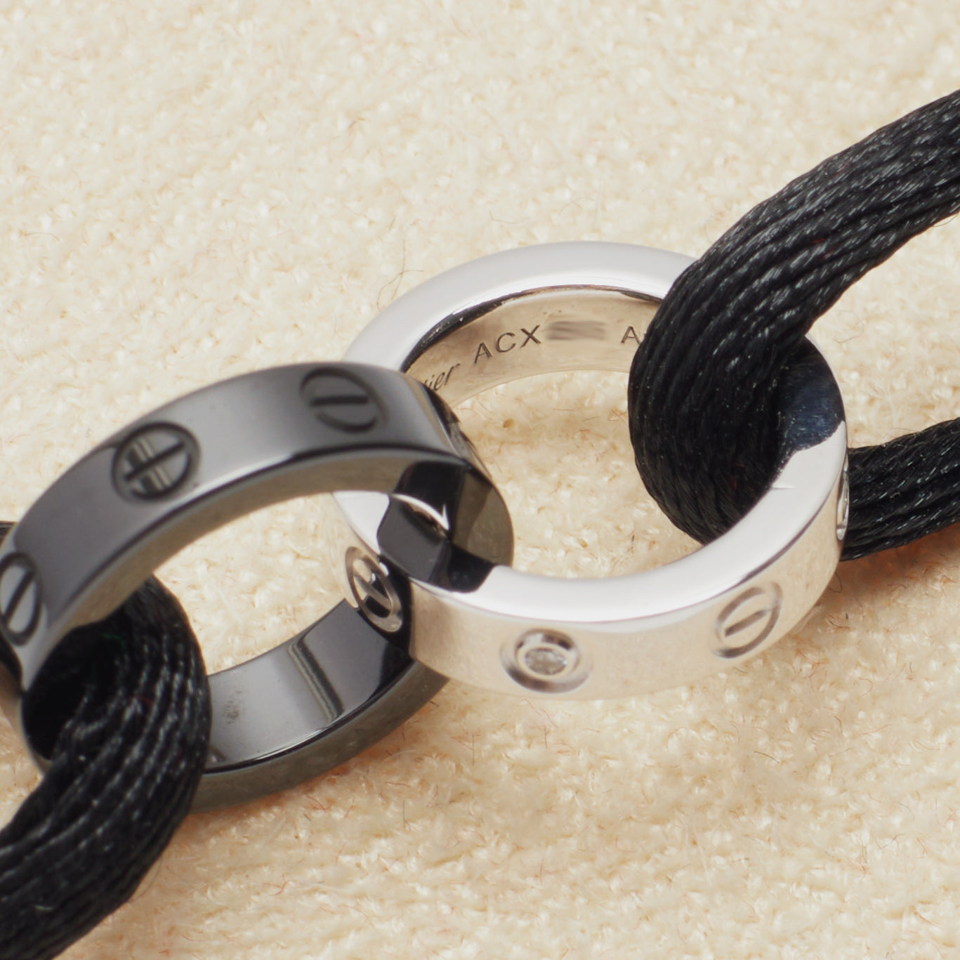Bracelet Cartier Love Cord en or blanc et céramique