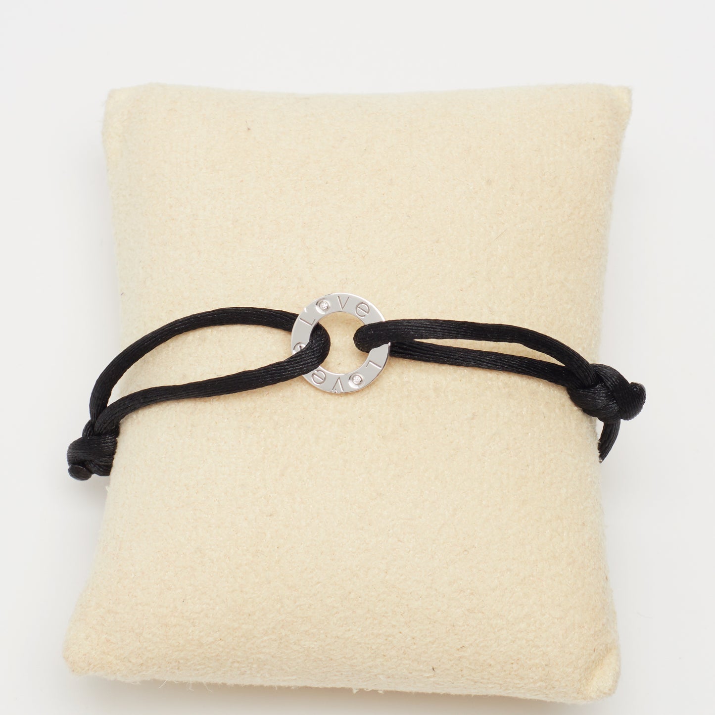 Bracelet Cartier Love Cord en or blanc et diamants