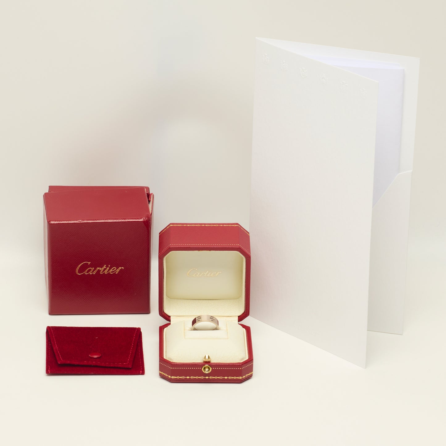 Bague Cartier Love Classique en or blanc taille 53