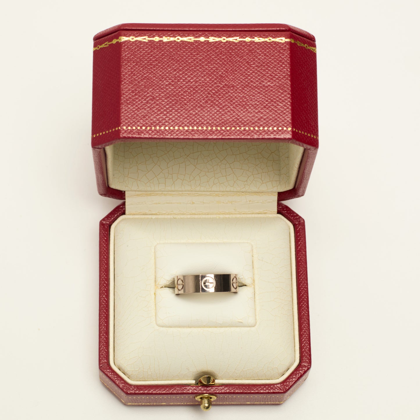 Bague Cartier Love Classique en or blanc taille 53