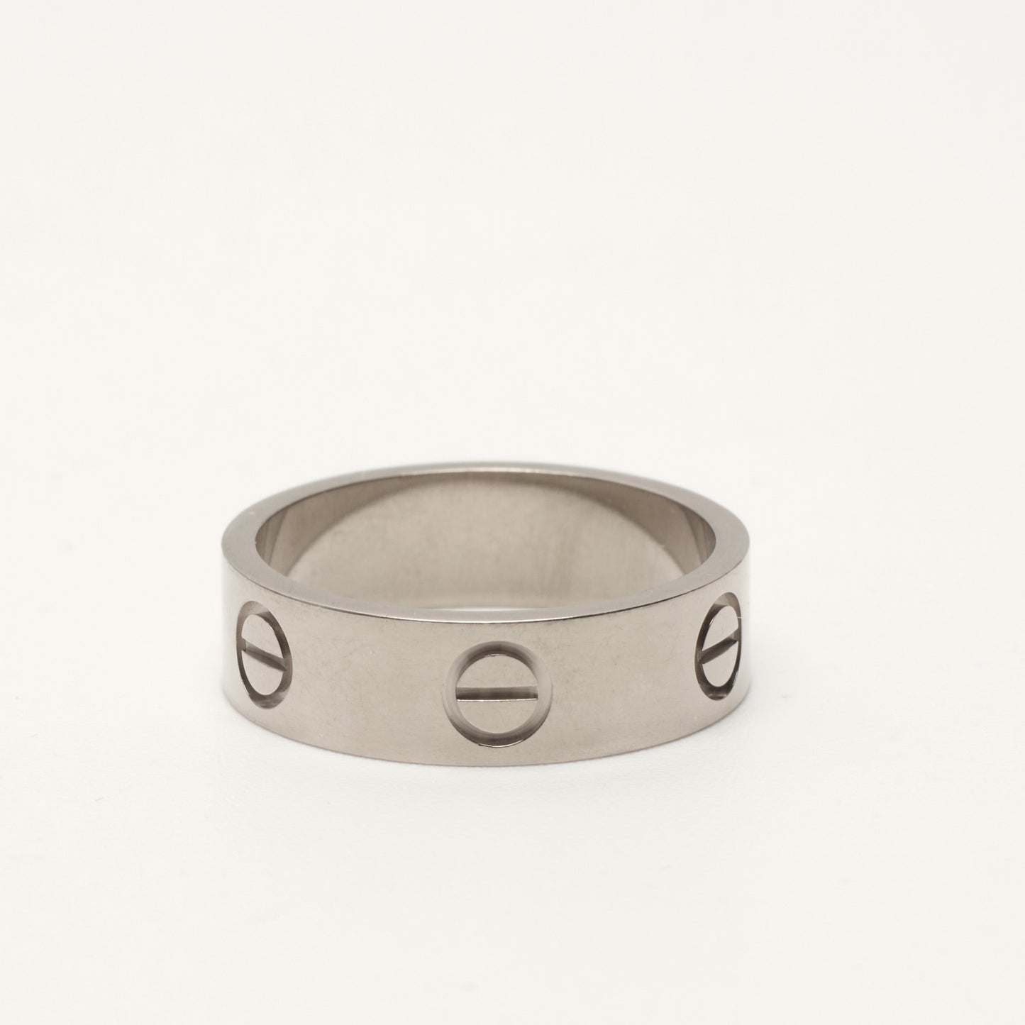 Bague Cartier Love Classique en or blanc taille 53