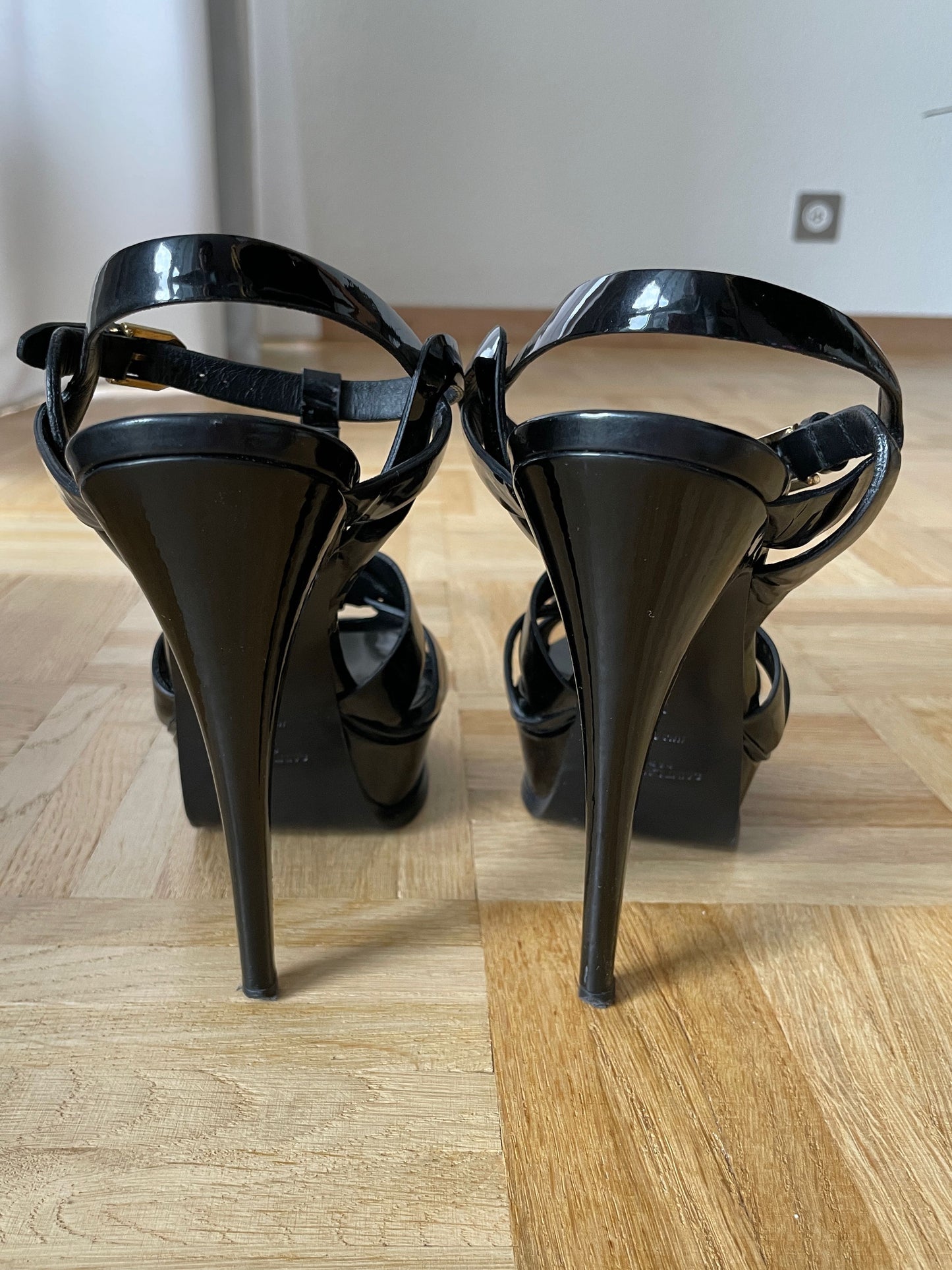 SAINT LAURENT Tribute black sandals 