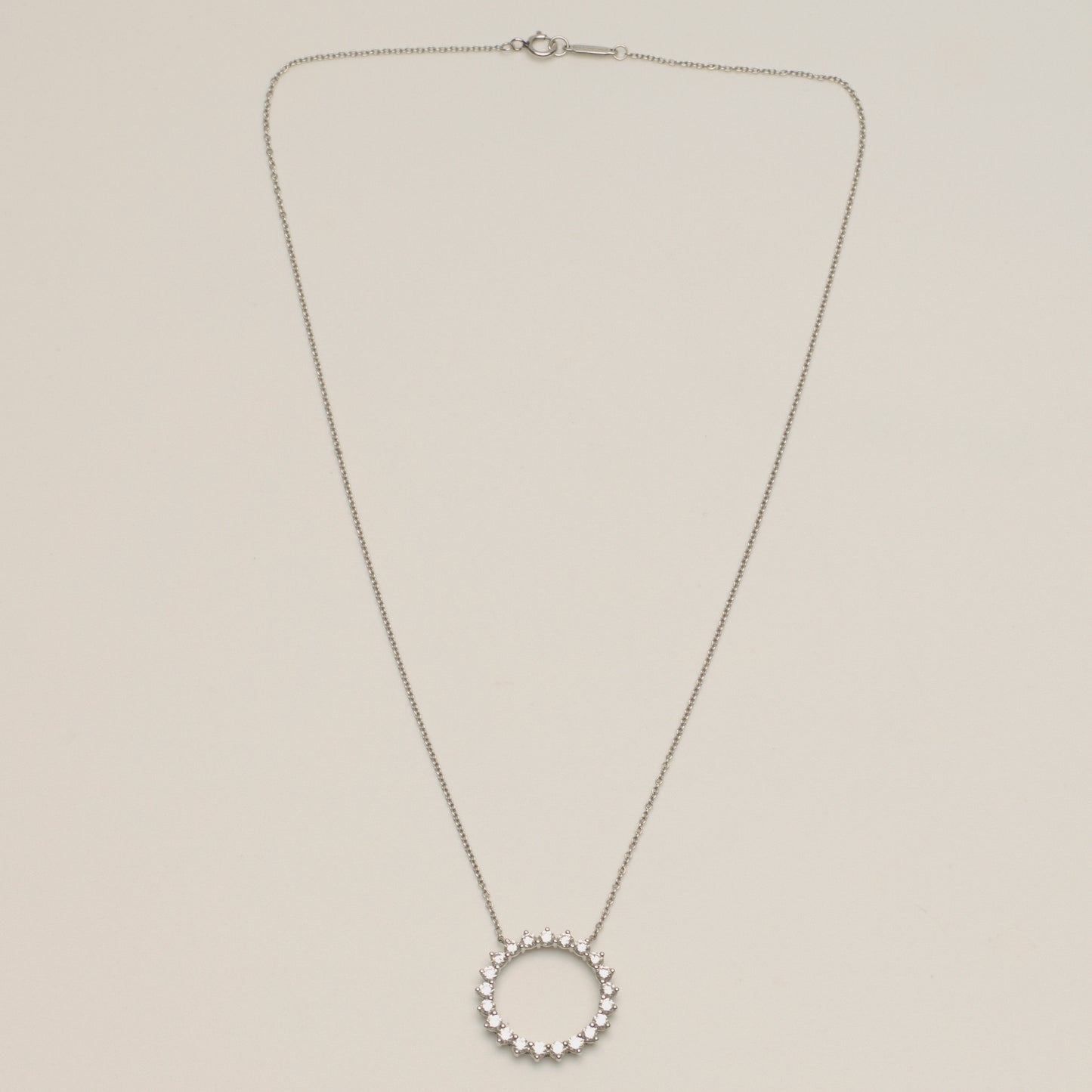 Collier Tiffany & Co Open Circle diamants en platine