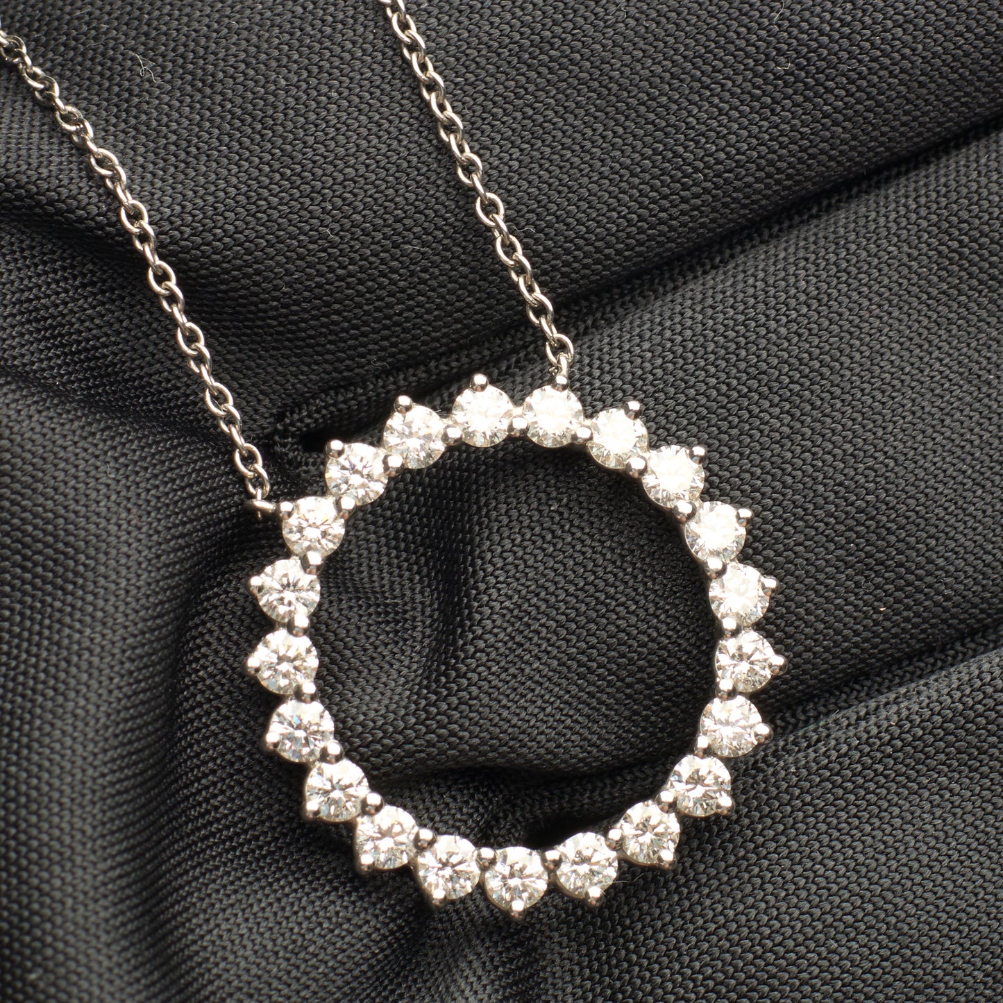 Collier Tiffany & Co Open Circle diamants en platine