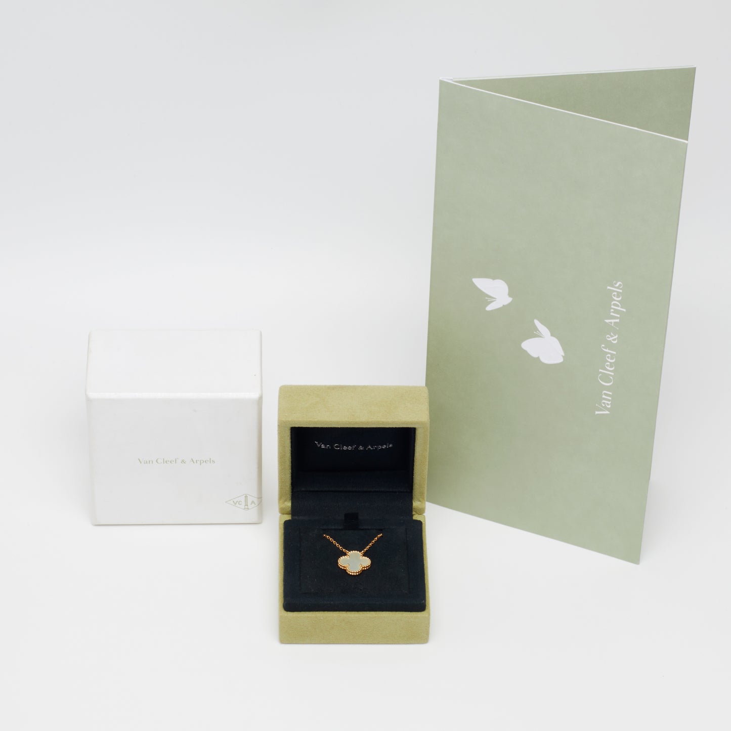 Van Cleef & Arpels Vintage Alhambra white mother-of-pearl necklace in yellow gold 2