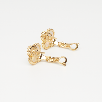 Boucles d’oreilles Van Cleef & Arpels Vintage Alhambra Nacre en or jaune