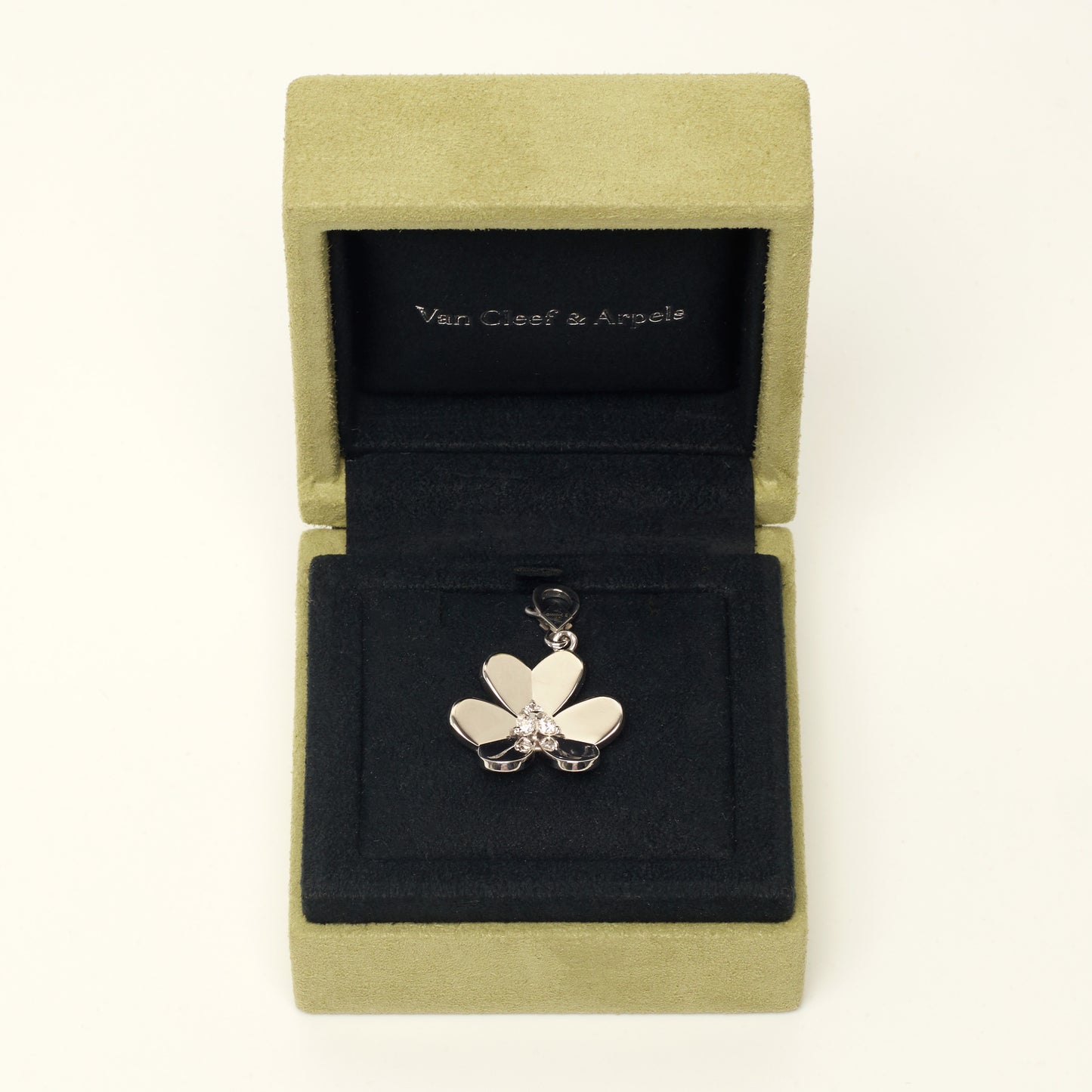 RARE Pendentif Van Cleef & Arpels Frivole grand modèle diamant en or blanc