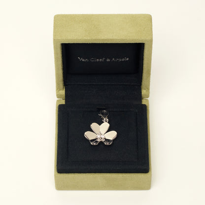 RARE Pendentif Van Cleef & Arpels Frivole grand modèle diamant en or blanc