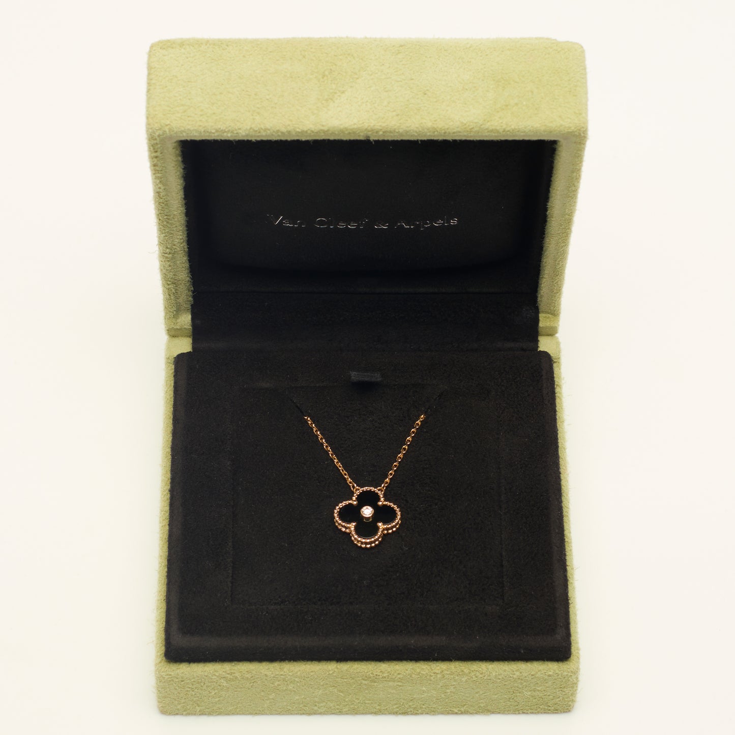 Collier Van Cleef & Arpels Alhambra Holiday Pendant diamant onyx en or rose