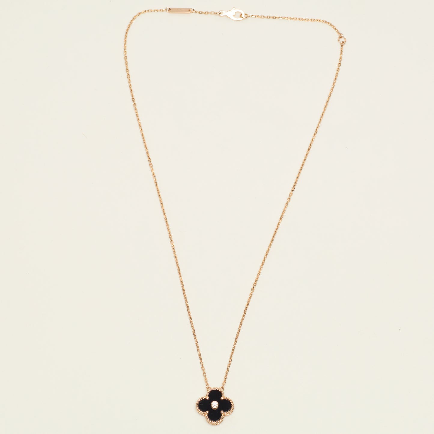 Collier Van Cleef & Arpels Alhambra Holiday Pendant diamant onyx en or rose