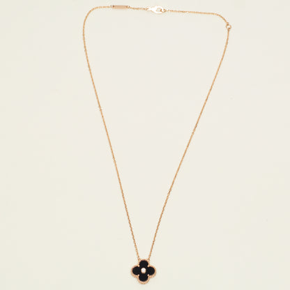 Collier Van Cleef & Arpels Alhambra Holiday Pendant diamant onyx en or rose