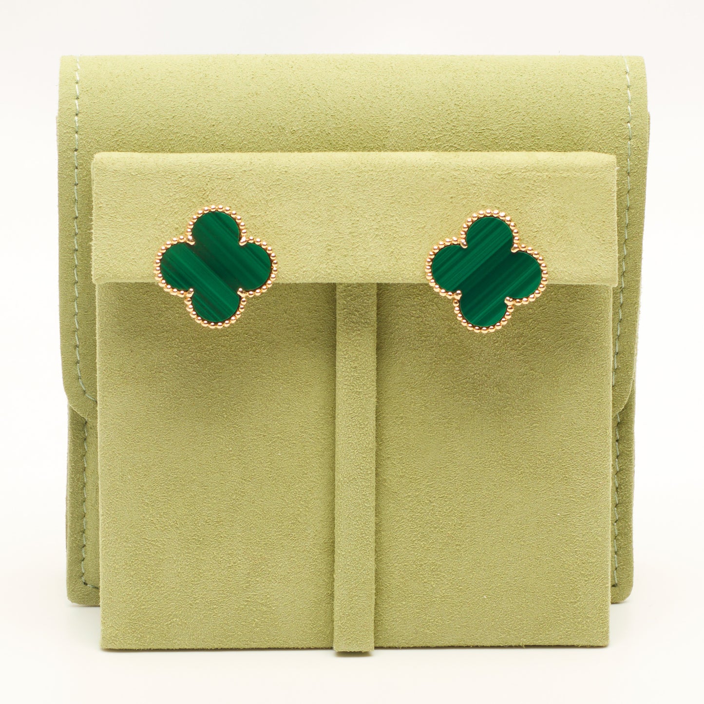 Boucles d’oreilles Van Cleef & Arpels Magic Alhambra Malachite