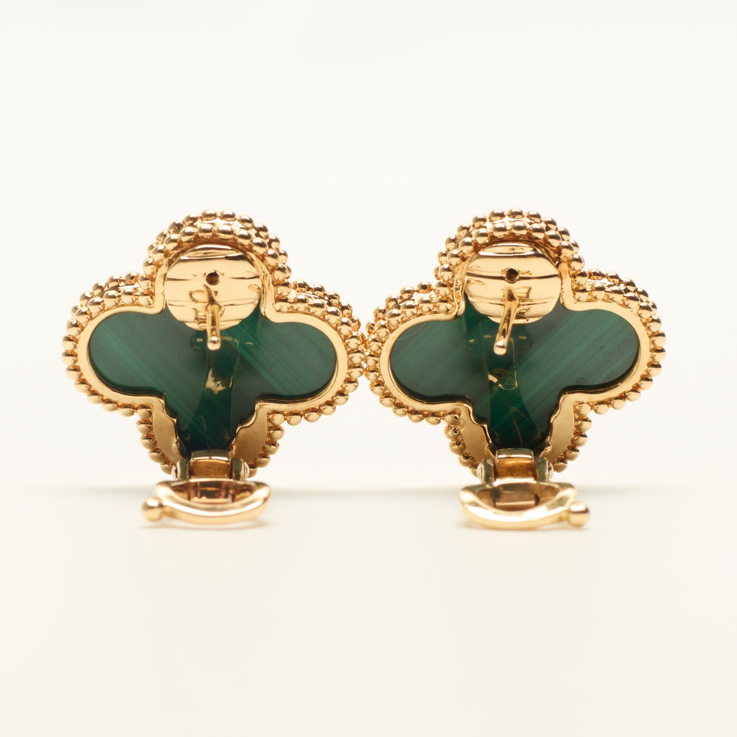 Boucles d’oreilles Van Cleef & Arpels Magic Alhambra Malachite
