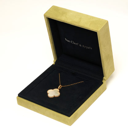 Sautoir Van Cleef & Arpels Magic Alhambra en or jaune et nacre