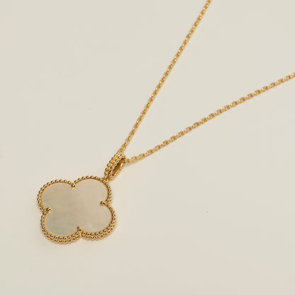 Sautoir Van Cleef & Arpels Magic Alhambra en or jaune et nacre