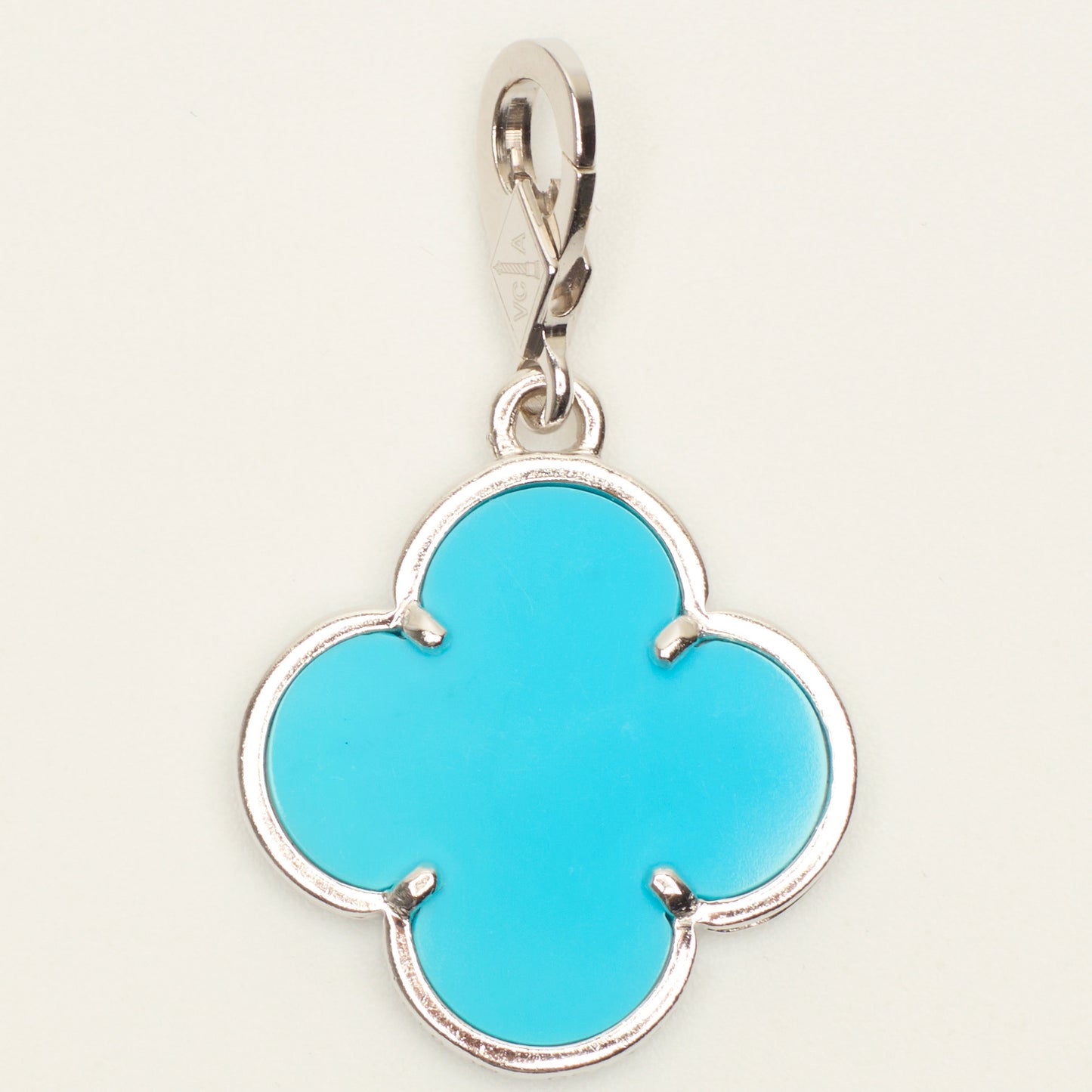 RARE Pendentif Van Cleef & Arpels Magic Alhambra turquoise en or blanc