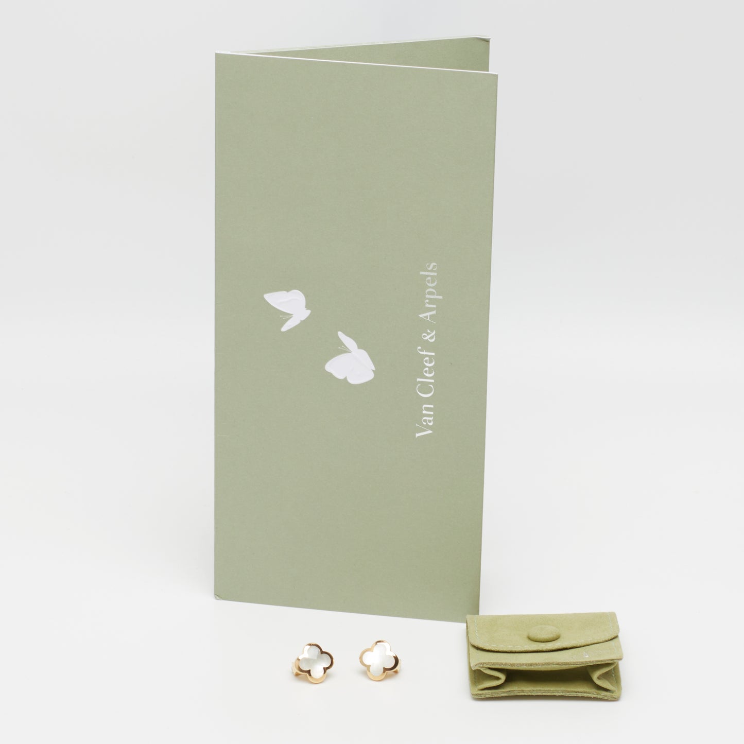 Boucles d’oreilles Van Cleef & Arpels Pure Alhambra Nacre en or jaune