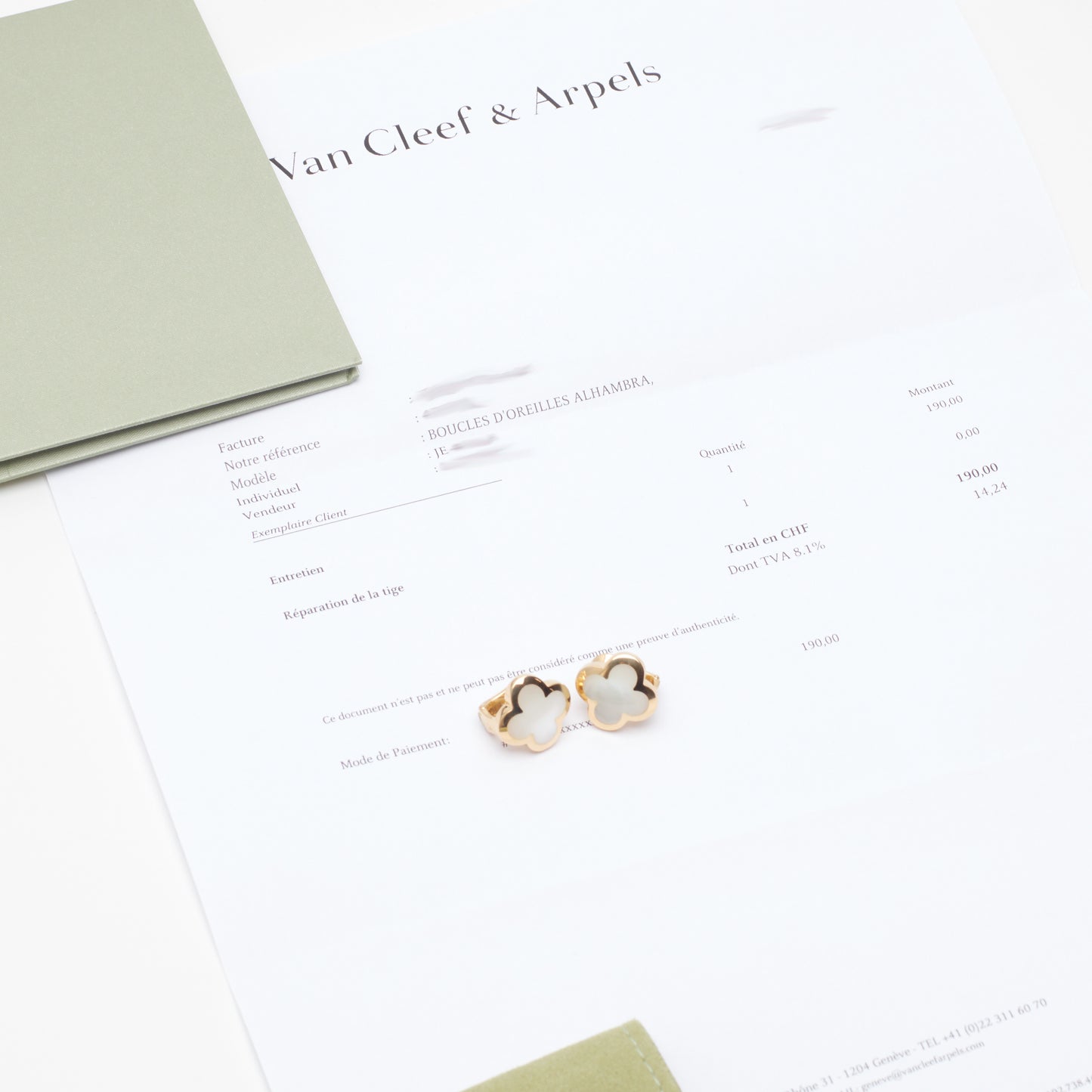 Boucles d’oreilles Van Cleef & Arpels Pure Alhambra Nacre en or jaune